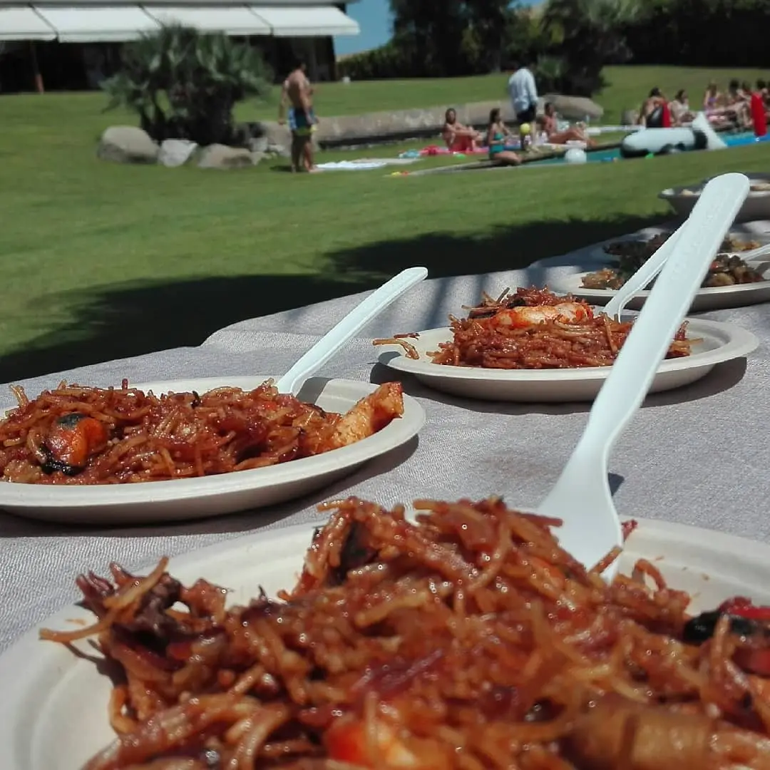 Celebració d’aniversari amb paella gegant per a 40 persones