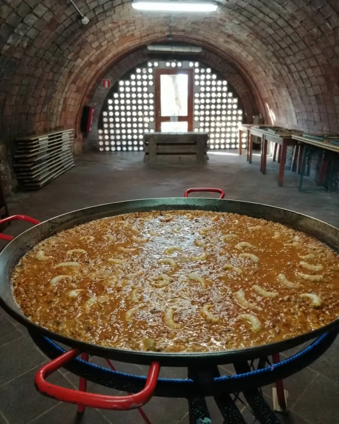 Càtering de paella per a esdeveniment d’empresa a Tarragona amb showcooking
